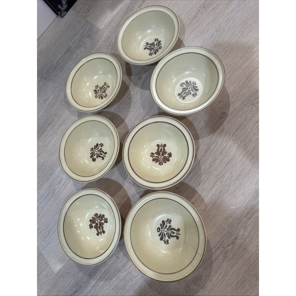 7 Vintage Pfaltzgraff Village Soup or Cereal Bowls, Set of 7 - 6" Diameter